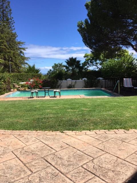 Golf And Garden Guesthouse Somerset West Exterior foto