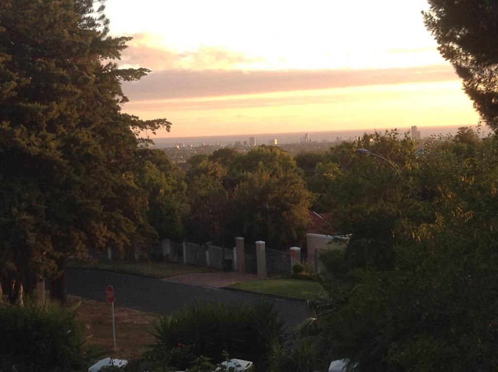 Golf And Garden Guesthouse Somerset West Exterior foto